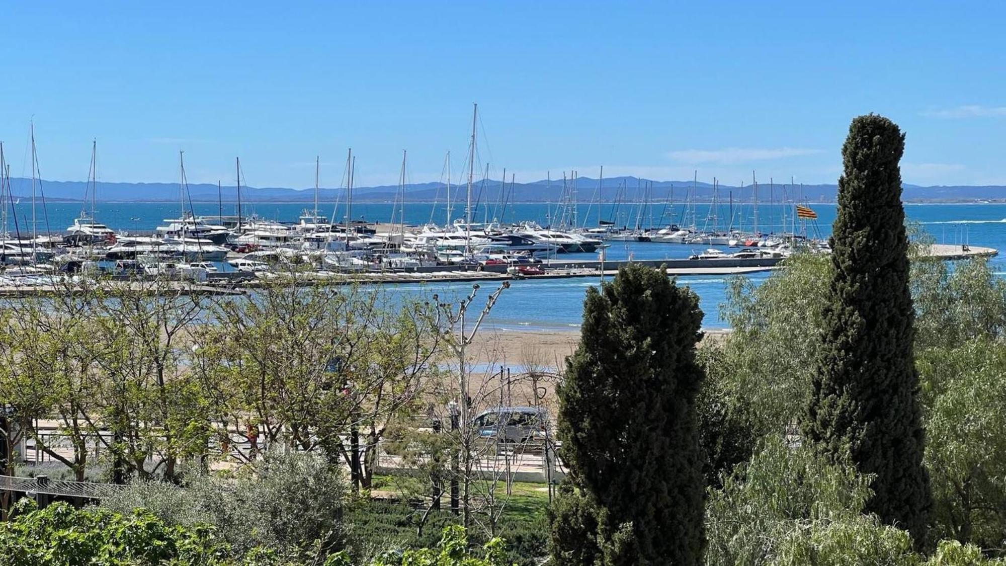 Apartamento Frente Al Mar Roses Kültér fotó