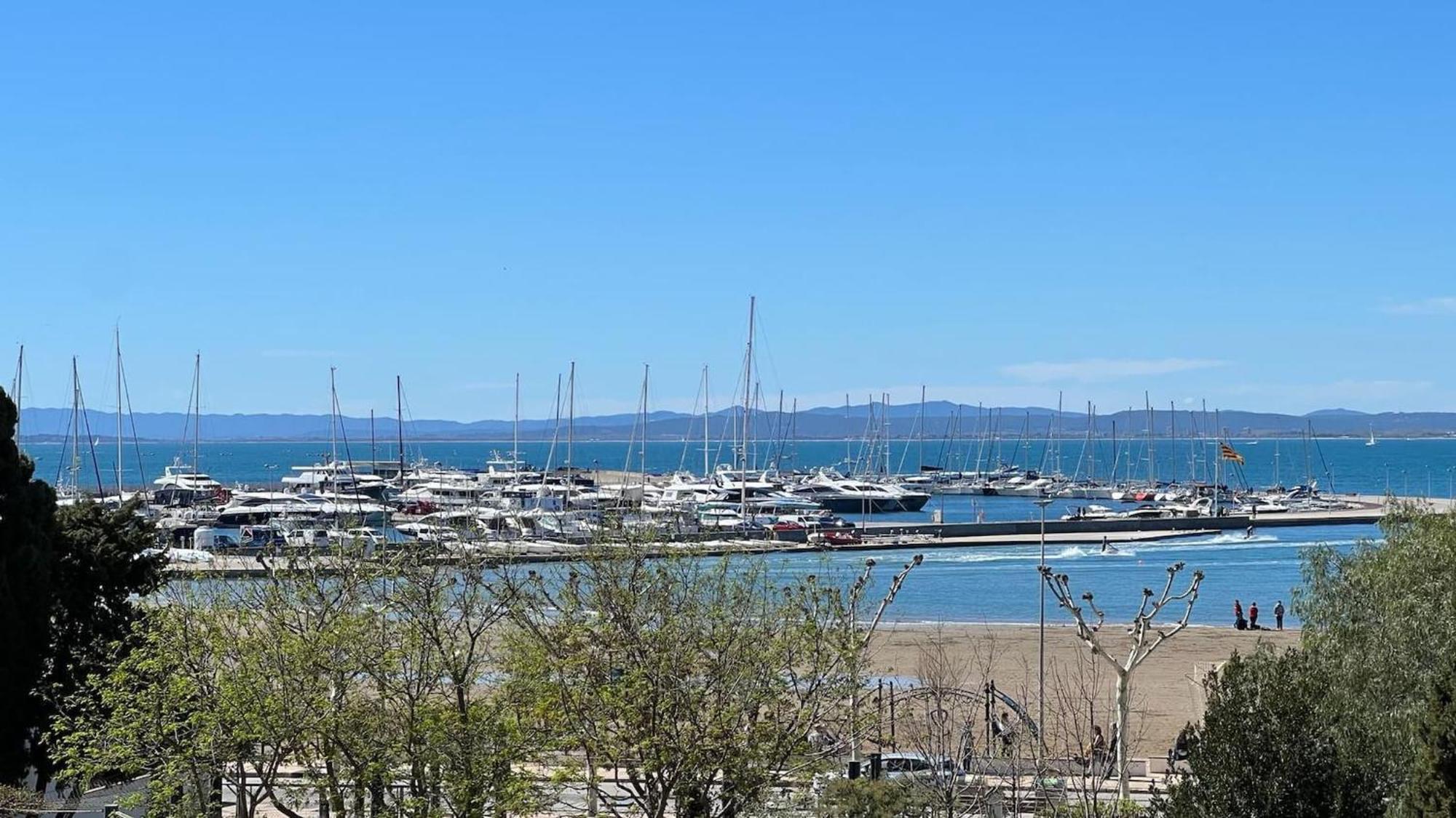 Apartamento Frente Al Mar Roses Kültér fotó
