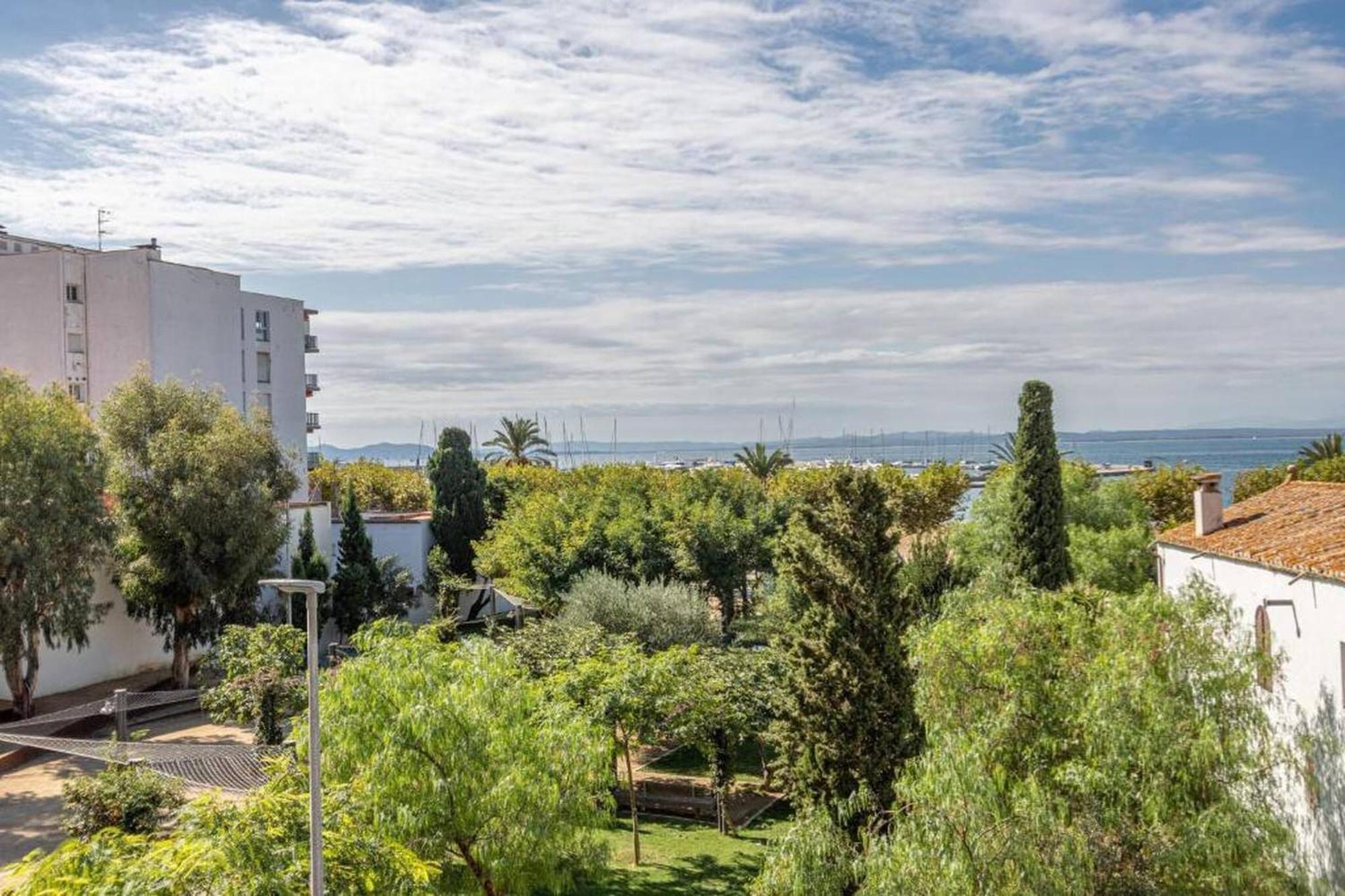Apartamento Frente Al Mar Roses Kültér fotó