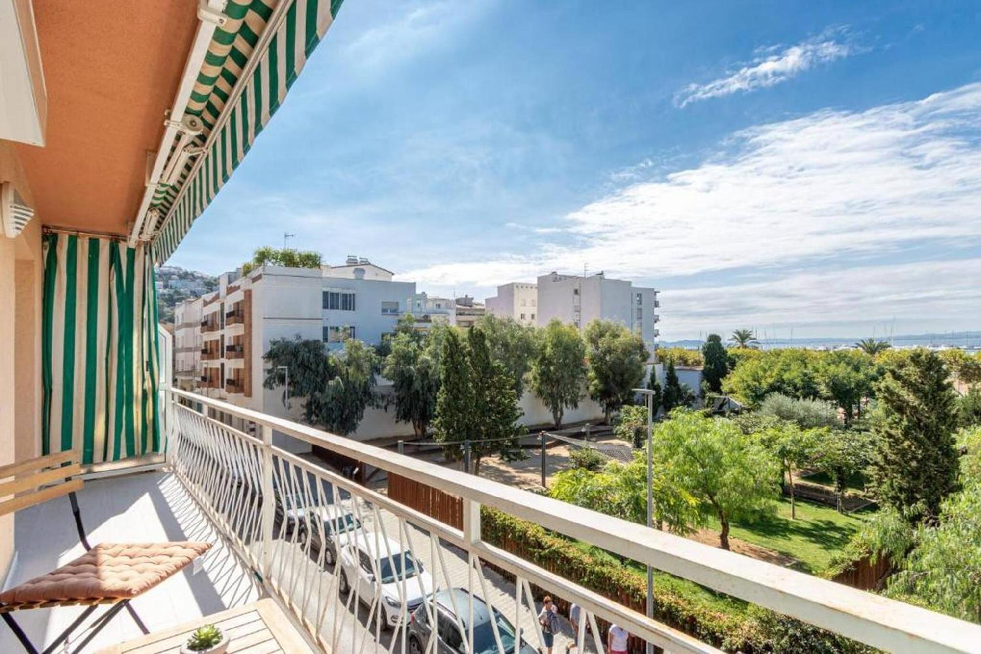 Apartamento Frente Al Mar Roses Kültér fotó