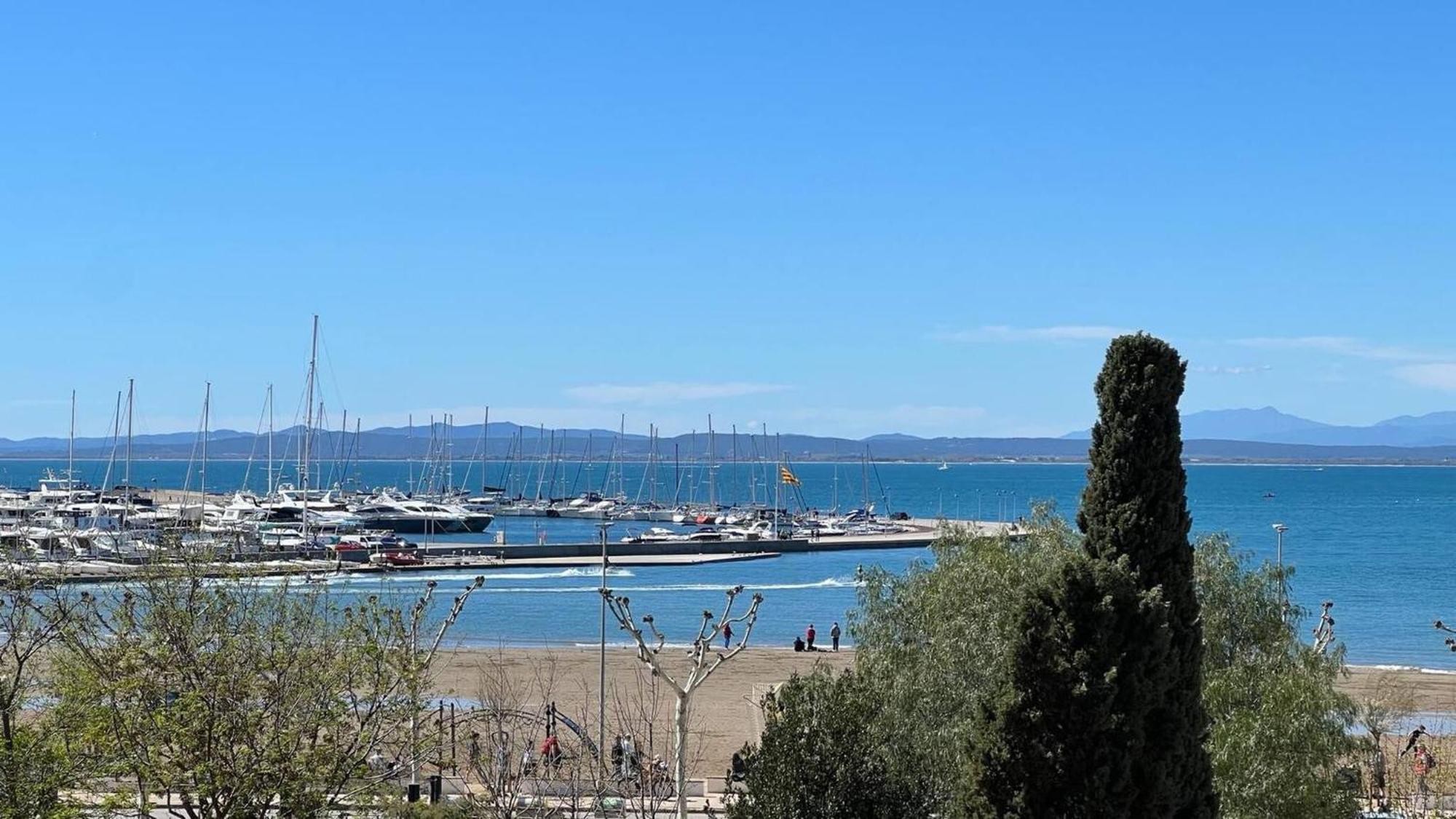 Apartamento Frente Al Mar Roses Kültér fotó